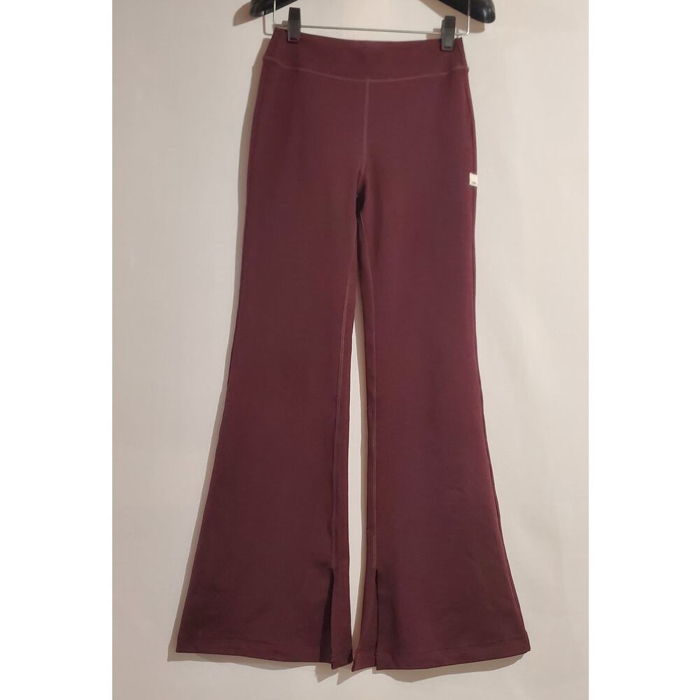 Vuori Granite High Rise Flare Pant Size XS Cerise Heather Burgundy Yoga Active